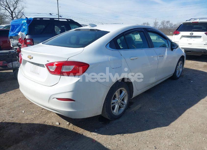 Photo 4 of 2018 Chevrolet Cruze LT AUTO (VIN 1G1BE5SM8J7154867)