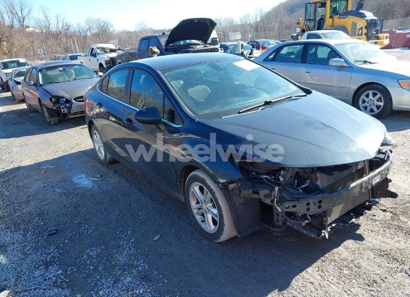 2018 Chevrolet Cruze LT AUTO (VIN 1G1BE5SM8J7155663) main photo
