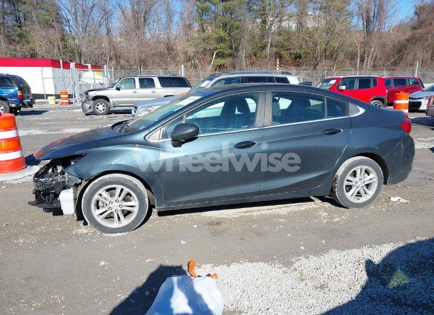 Photo 14 of 2018 Chevrolet Cruze LT AUTO (VIN 1G1BE5SM8J7155663)