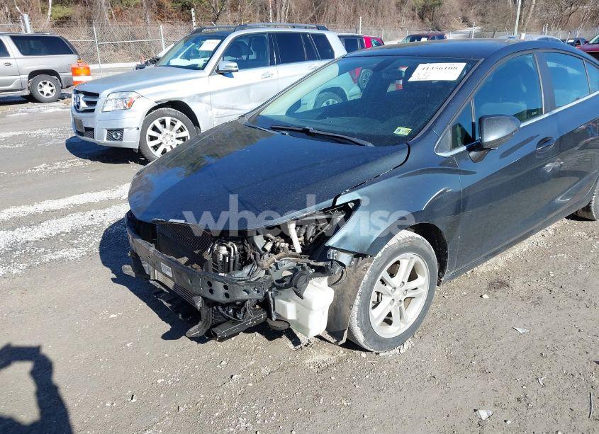 Photo 17 of 2018 Chevrolet Cruze LT AUTO (VIN 1G1BE5SM8J7155663)
