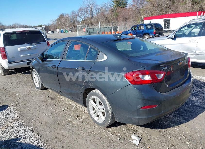 Photo 3 of 2018 Chevrolet Cruze LT AUTO (VIN 1G1BE5SM8J7155663)