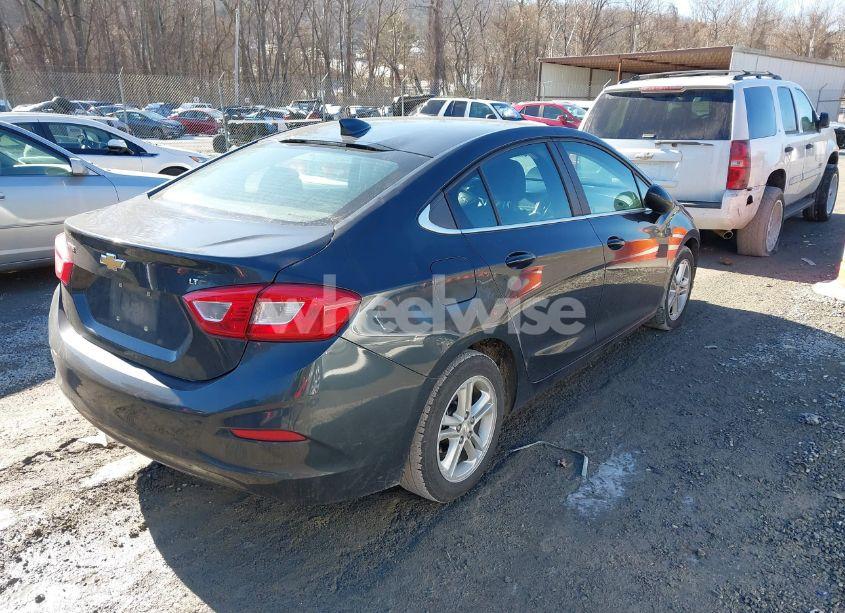 Photo 4 of 2018 Chevrolet Cruze LT AUTO (VIN 1G1BE5SM8J7155663)