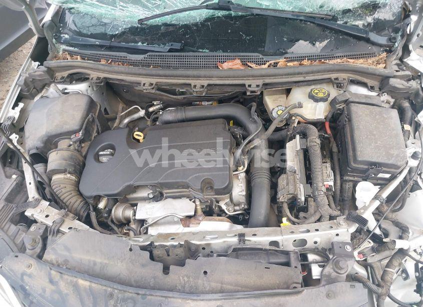 Photo 10 of 2018 Chevrolet Cruze LT AUTO (VIN 1G1BE5SM8J7175329)