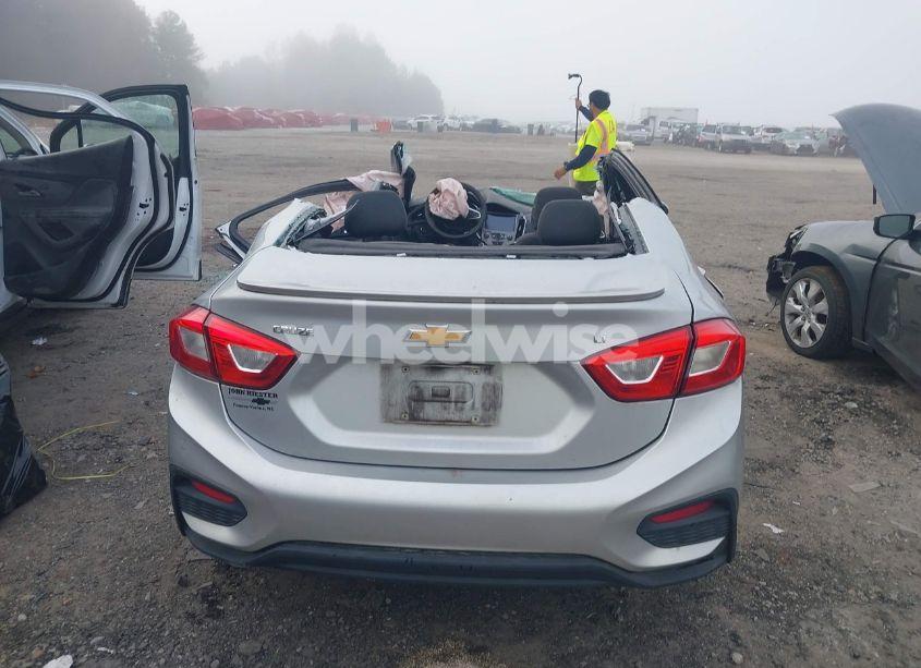 Photo 16 of 2018 Chevrolet Cruze LT AUTO (VIN 1G1BE5SM8J7175329)