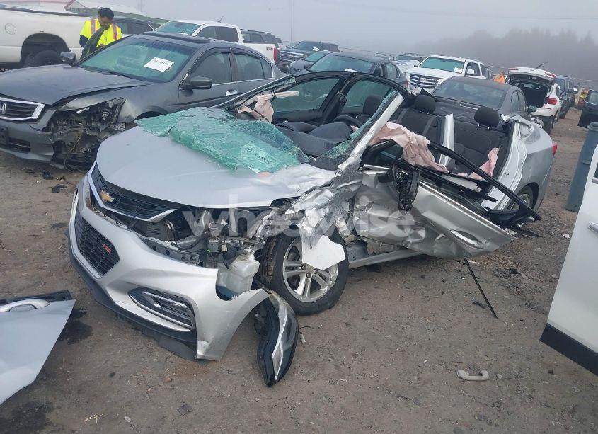 Photo 2 of 2018 Chevrolet Cruze LT AUTO (VIN 1G1BE5SM8J7175329)