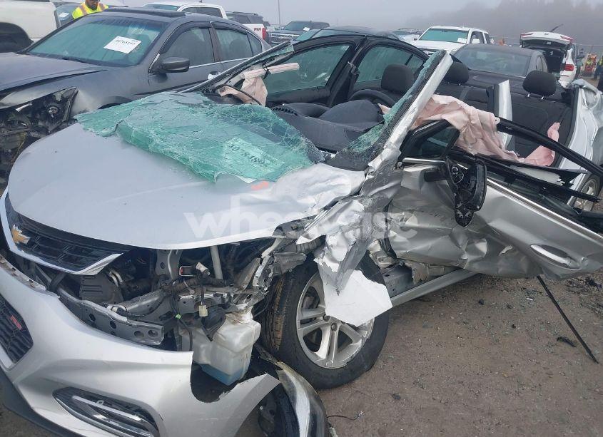 Photo 6 of 2018 Chevrolet Cruze LT AUTO (VIN 1G1BE5SM8J7175329)