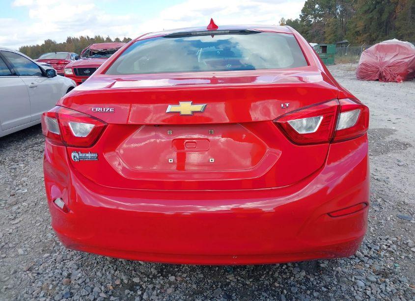 Photo 16 of 2018 Chevrolet Cruze LT AUTO (VIN 1G1BE5SM8J7196200)