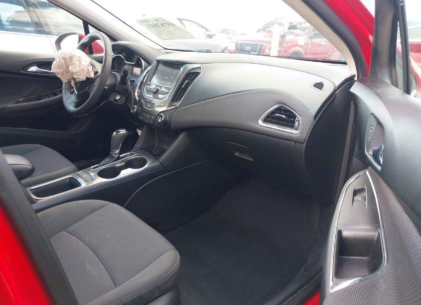 Photo 5 of 2018 Chevrolet Cruze LT AUTO (VIN 1G1BE5SM8J7196200)