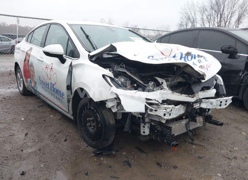 2018 Chevrolet Cruze LT AUTO (VIN 1G1BE5SM8J7199579) main photo