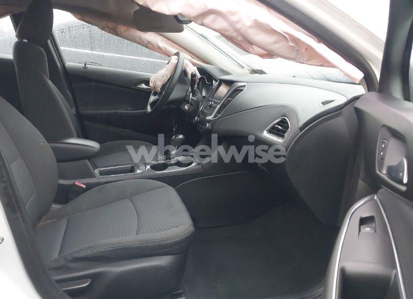 Photo 5 of 2018 Chevrolet Cruze LT AUTO (VIN 1G1BE5SM8J7199579)