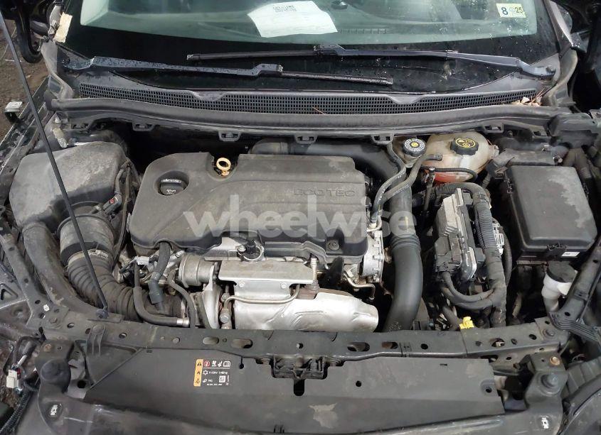 Photo 10 of 2018 Chevrolet Cruze LT AUTO (VIN 1G1BE5SM8J7199680)