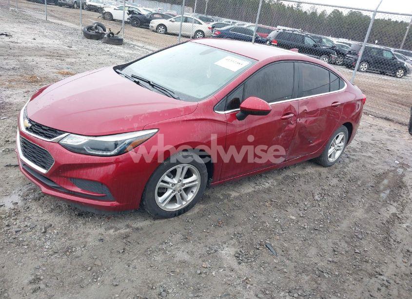 Photo 2 of 2018 Chevrolet Cruze LT AUTO (VIN 1G1BE5SM8J7206255)
