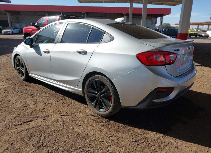 Photo 3 of 2018 Chevrolet Cruze LT AUTO (VIN 1G1BE5SM8J7219586)