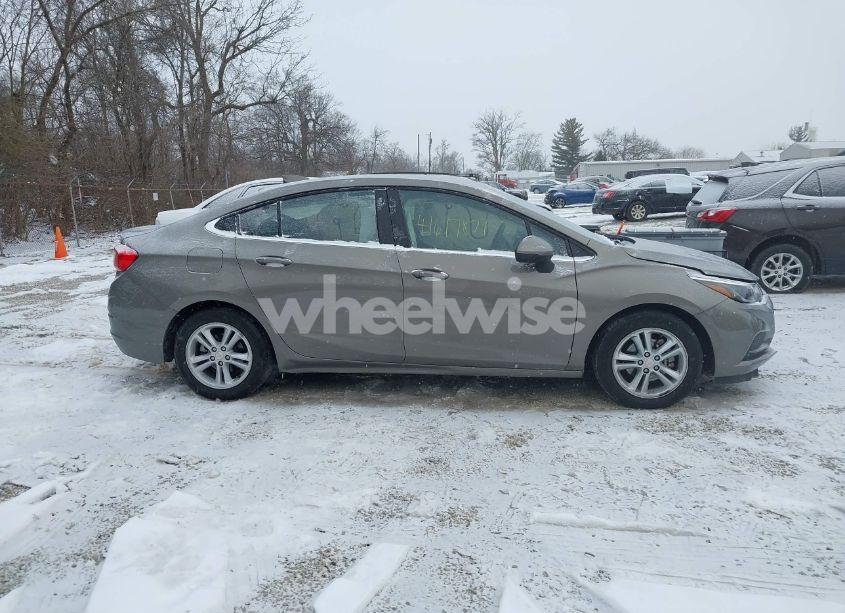 Photo 14 of 2018 Chevrolet Cruze LT AUTO (VIN 1G1BE5SM8J7224299)
