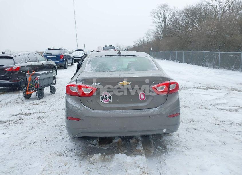 Photo 17 of 2018 Chevrolet Cruze LT AUTO (VIN 1G1BE5SM8J7224299)