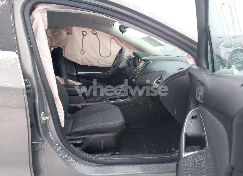 Photo 5 of 2018 Chevrolet Cruze LT AUTO (VIN 1G1BE5SM8J7224299)