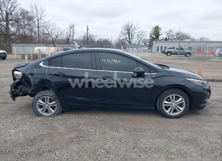 Photo 14 of 2018 Chevrolet Cruze LT AUTO (VIN 1G1BE5SM8J7230894)
