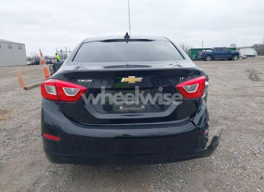 Photo 17 of 2018 Chevrolet Cruze LT AUTO (VIN 1G1BE5SM8J7230894)