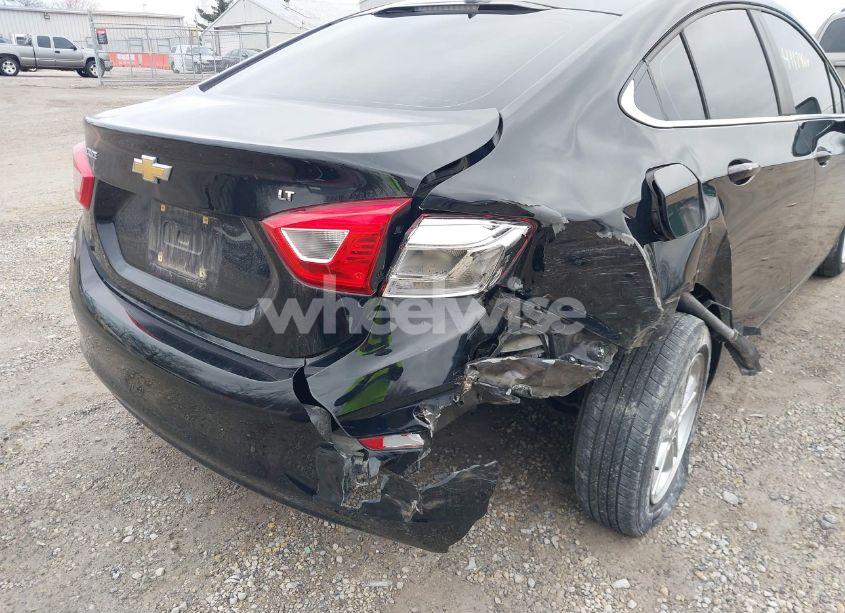 Photo 18 of 2018 Chevrolet Cruze LT AUTO (VIN 1G1BE5SM8J7230894)