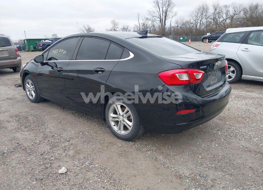Photo 3 of 2018 Chevrolet Cruze LT AUTO (VIN 1G1BE5SM8J7230894)