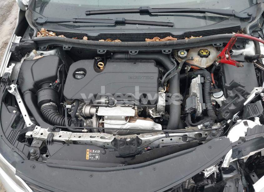 Photo 10 of 2018 Chevrolet Cruze LT AUTO (VIN 1G1BE5SM8J7240227)