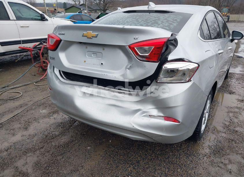 Photo 17 of 2018 Chevrolet Cruze LT AUTO (VIN 1G1BE5SM8J7240227)