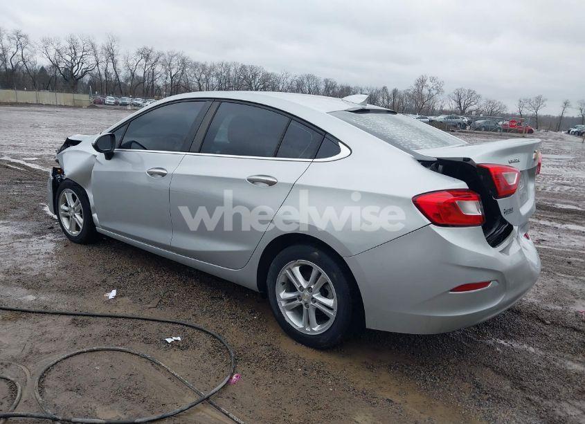 Photo 3 of 2018 Chevrolet Cruze LT AUTO (VIN 1G1BE5SM8J7240227)