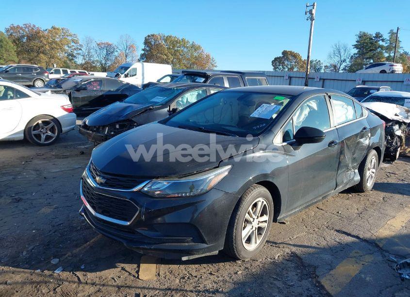 Photo 2 of 2018 Chevrolet Cruze LT AUTO (VIN 1G1BE5SM8J7247422)