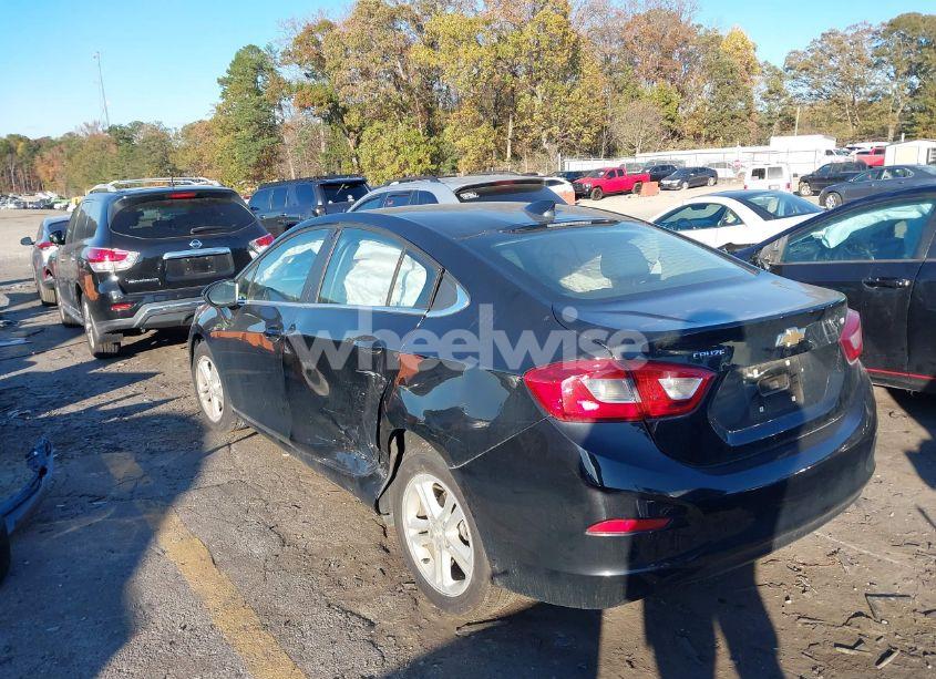 Photo 3 of 2018 Chevrolet Cruze LT AUTO (VIN 1G1BE5SM8J7247422)