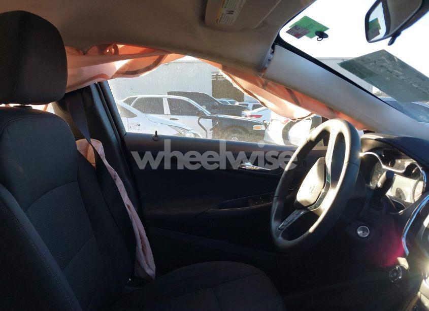 Photo 5 of 2018 Chevrolet Cruze LT AUTO (VIN 1G1BE5SM8J7247422)