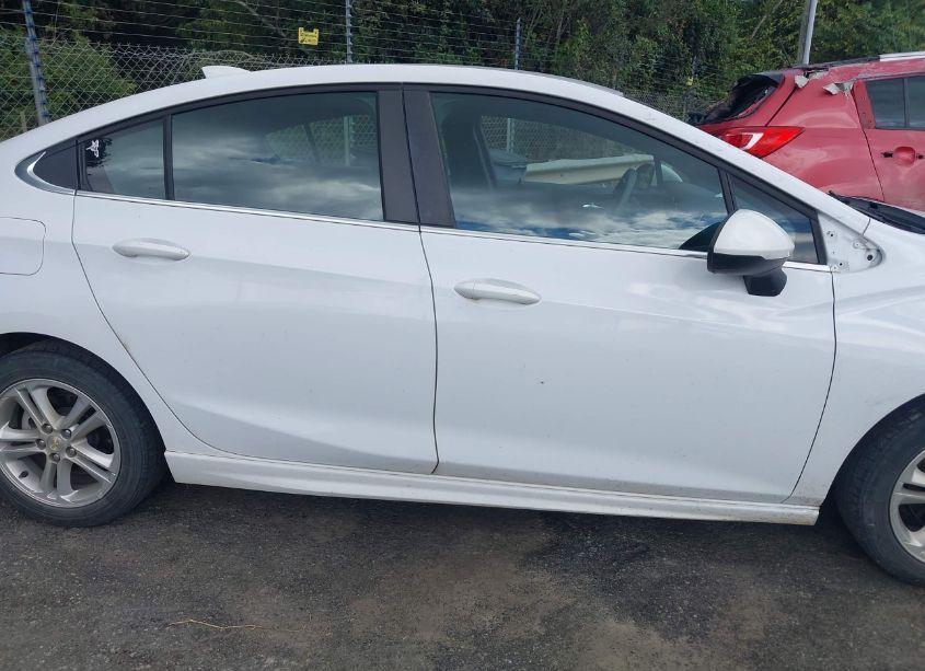 Photo 13 of 2018 Chevrolet Cruze LT AUTO (VIN 1G1BE5SM8J7248442)