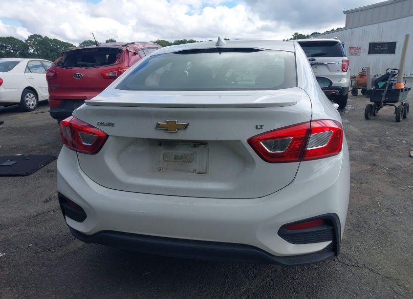 Photo 16 of 2018 Chevrolet Cruze LT AUTO (VIN 1G1BE5SM8J7248442)