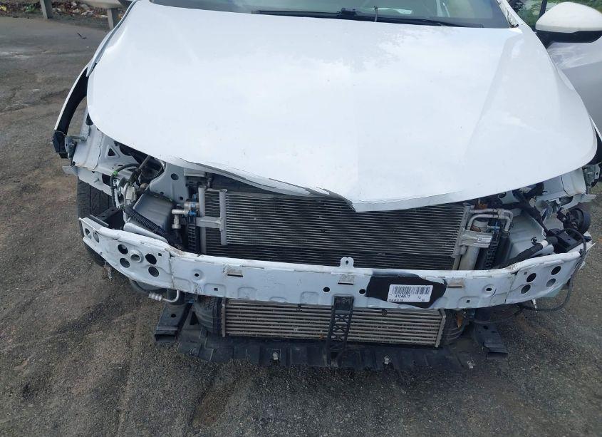 Photo 6 of 2018 Chevrolet Cruze LT AUTO (VIN 1G1BE5SM8J7248442)