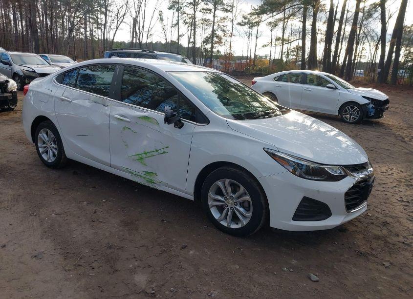 2019 Chevrolet Cruze LT (VIN 1G1BE5SM8K7111602) main photo