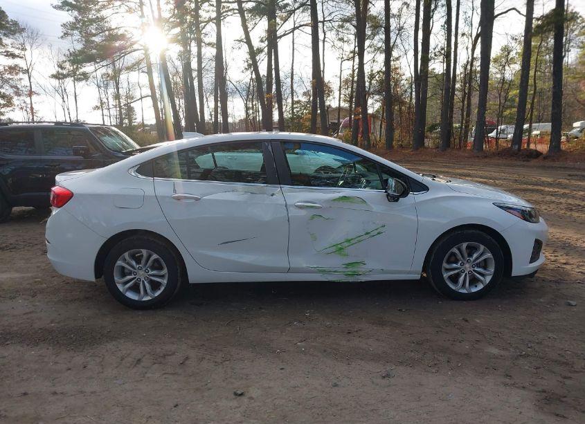 Photo 13 of 2019 Chevrolet Cruze LT (VIN 1G1BE5SM8K7111602)