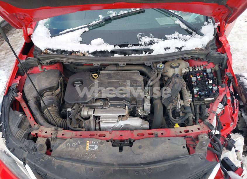 Photo 10 of 2019 Chevrolet Cruze LT (VIN 1G1BE5SM8K7112538)