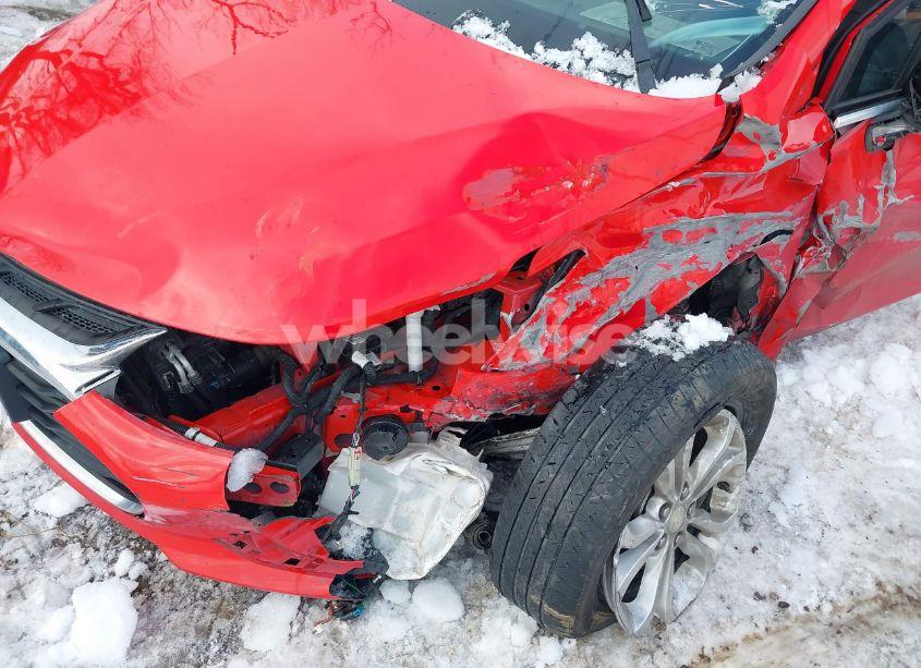 Photo 6 of 2019 Chevrolet Cruze LT (VIN 1G1BE5SM8K7112538)