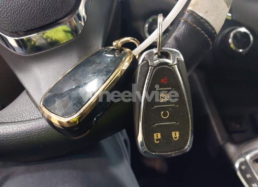 Photo 11 of 2019 Chevrolet Cruze LT (VIN 1G1BE5SM8K7114368)