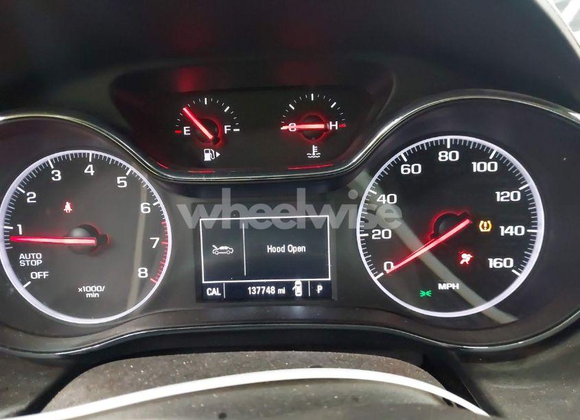 Photo 7 of 2019 Chevrolet Cruze LT (VIN 1G1BE5SM8K7114368)