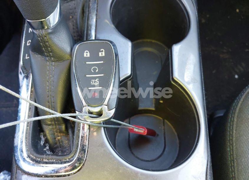 Photo 11 of 2019 Chevrolet Cruze LT (VIN 1G1BE5SM8K7120736)