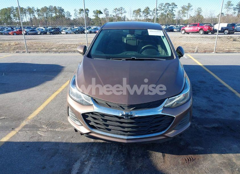 Photo 12 of 2019 Chevrolet Cruze LT (VIN 1G1BE5SM8K7120736)