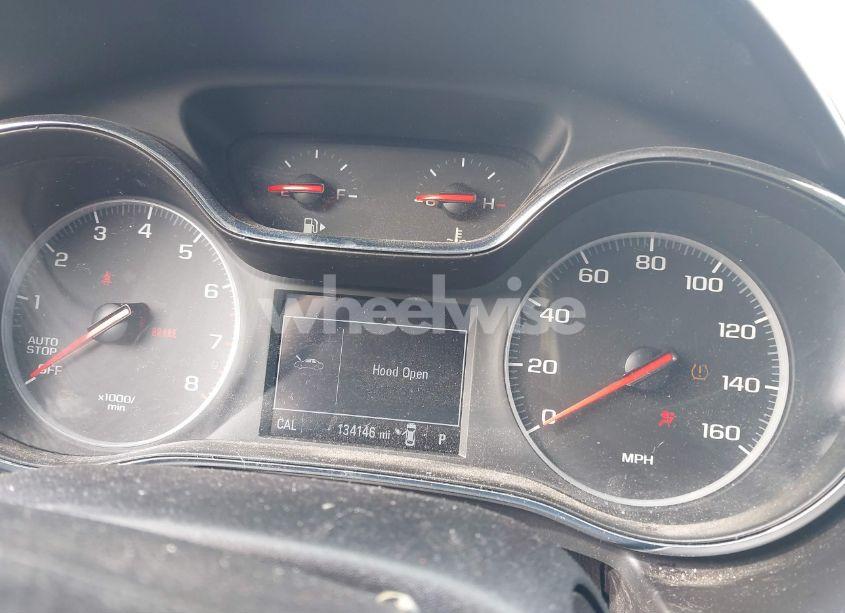 Photo 15 of 2019 Chevrolet Cruze LT (VIN 1G1BE5SM8K7121191)