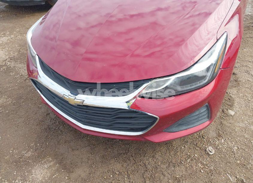 Photo 6 of 2019 Chevrolet Cruze LT (VIN 1G1BE5SM8K7121191)