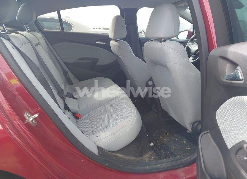 Photo 8 of 2019 Chevrolet Cruze LT (VIN 1G1BE5SM8K7121191)