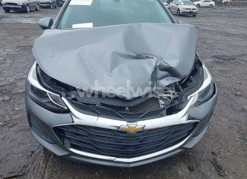 Photo 12 of 2019 Chevrolet Cruze LT (VIN 1G1BE5SM8K7138508)