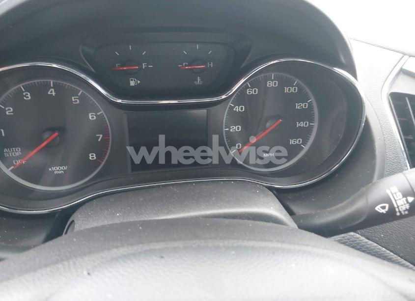 Photo 15 of 2019 Chevrolet Cruze LT (VIN 1G1BE5SM8K7138508)