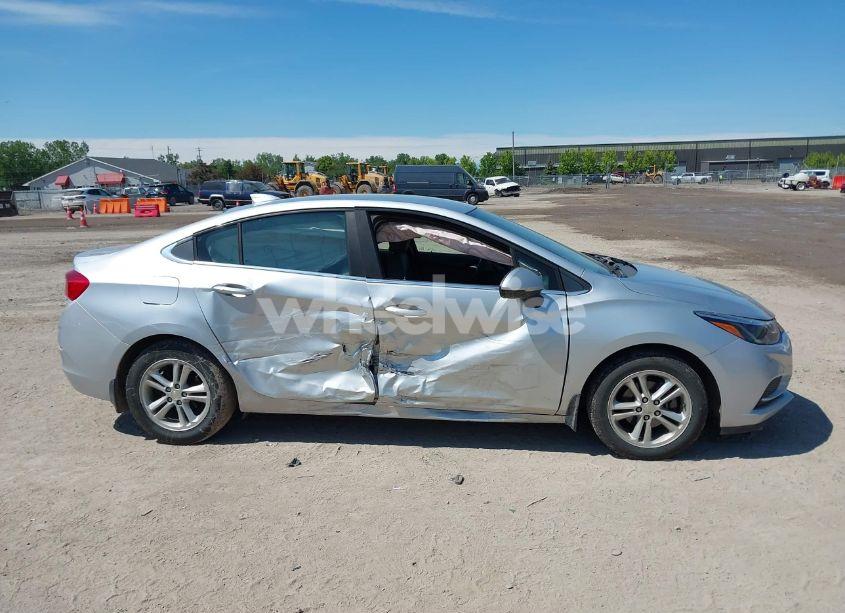 Photo 13 of 2016 Chevrolet Cruze LT (VIN 1G1BE5SM9G7237958)