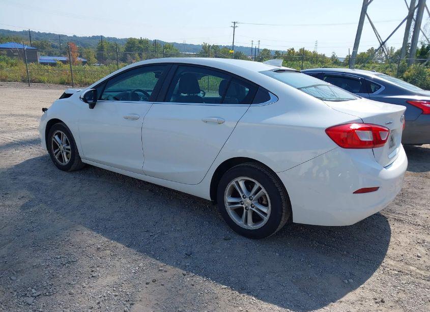 Photo 3 of 2016 Chevrolet Cruze LT AUTO (VIN 1G1BE5SM9G7283127)