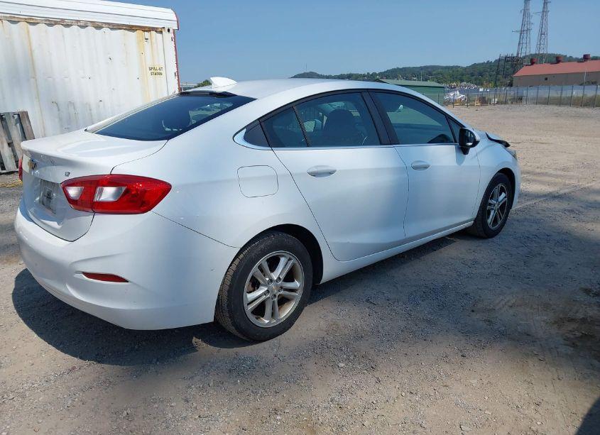 Photo 4 of 2016 Chevrolet Cruze LT AUTO (VIN 1G1BE5SM9G7283127)