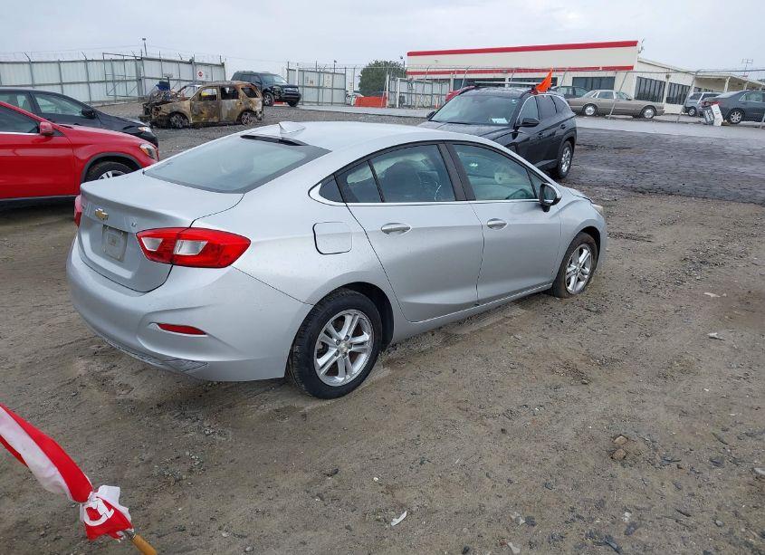 Photo 4 of 2016 Chevrolet Cruze LT AUTO (VIN 1G1BE5SM9G7311573)
